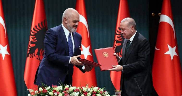 Republika Islamike e Erdoganit dhe fantazma e Skënderbeut, gazeta greke analizon vizitën e liderit turk në Shqipëri rama erdogan