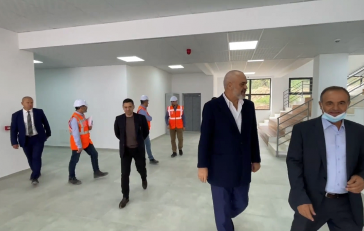 Rama jep porositë e fundit për lagjen e re në Bubq: Brenda nëntorit gati për afro 200 familje të prekura nga tërmeti rama ne bubq 708x450 1