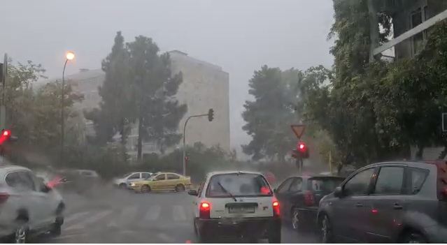 Stuhia në Greqi përmbyt shtëpi dhe dyqane, nesër mbyllen shkollat në disa zona të vendit stuhi