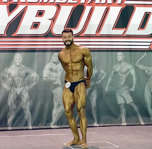 Puna, disiplina, fitoret dhe objektivat e kampionit të Bodybuilding, Leonard Ballazhi 2 unnamed