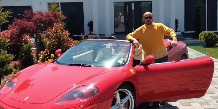 “Jam modest”/ Kandidati për kryetar komune në Kosovë shkon me Ferrari për të votuar xhemajl hasani 750x421 1 750x375 1