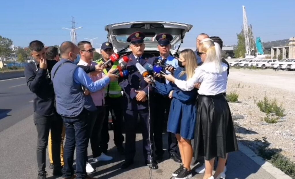Ziu shpjegon si funksionon pajisja inteligjente që “zhduk mikun”: Punon edhe në errësirë ziuuuu