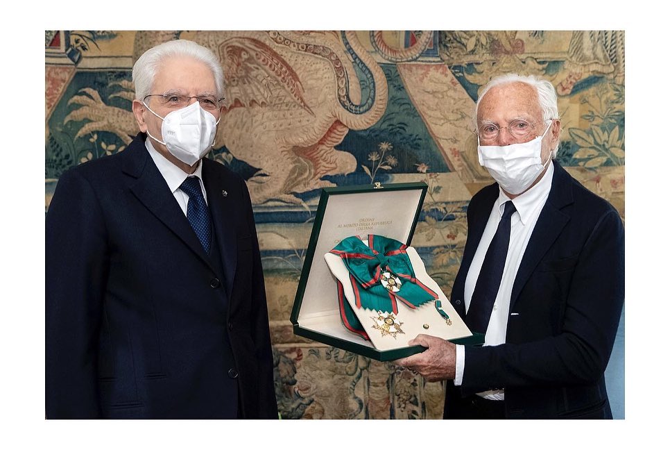 Presidenti i Italisë nderon Giorgio Armanin me çmimin e madh 260404615 675856263799016 8234907961905193186 n