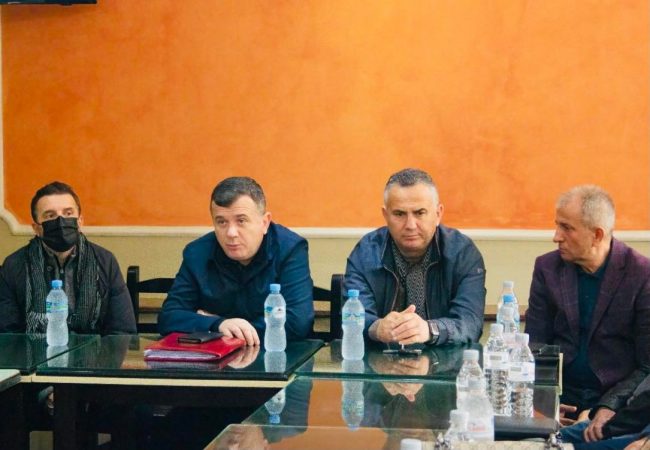 Balla dhe Braçe takim me strukturat e PS në Divjakë: Të qeverisim me besnikëri 263170301 435891241235754 7852929512867117509 n 650x450 1