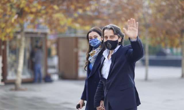 “Kjo fitore është e jotja”/ Kryebashkiaku i ri i Prishtinës del shëtitje me gruan, ka edhe një mesazh për qytetarët 640 0 7b02376441031993595cf79da35816c7