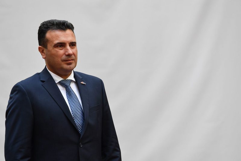 Partnerët e koalicionit dhe qeveria dalin me një deklaratë të fortë: Zaev të qëndrojë! 800 0 61814b1cee4d4