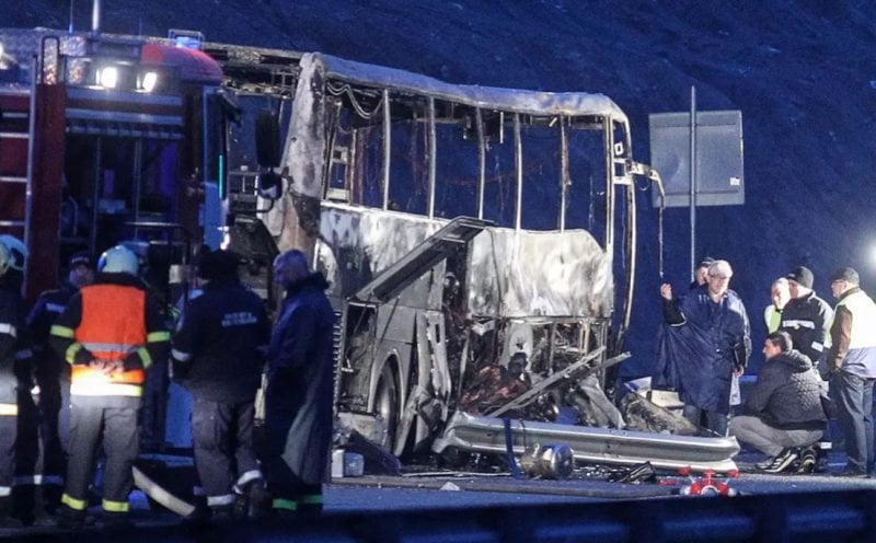 Aksidenti tragjik në Bullgari/ I mbijetuari rrëfen tmerrin: Dëgjoheshin britma, shoferin e zuri gjumi, autobusi u mbush me tym… 800 0 619dfd84ee148