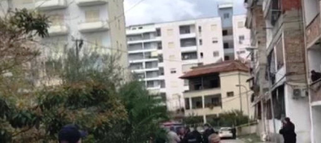 Tragjike/ 34 vjeçarja hidhet bashkë me fëmijën nga pallati në Vlorë, policia del me informacion zyrtar 800 0 61a0cf3890988