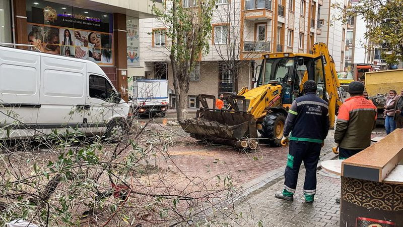 Stuhia e fuqishme në Stamboll shkakton dëme të mëdha, mbyllet ura e Bosforit (VIDEO) 800 0 dfcee0c7652c5776eb808d9f7231b6fd