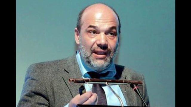 Mjeku grek: Vala e pestë do të rrezikojë të pavaksinuarit me dozën e tretë kundër Covid Grigoris Gerotziafas