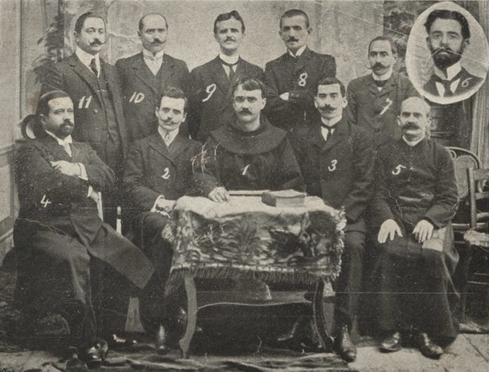 Kongresi i Manastirit, kuvendi që bëri kthesë për shqiptarët dhe gjuhën shqipe Komisioni i Alfabetit Monastir 1908 696x529 1