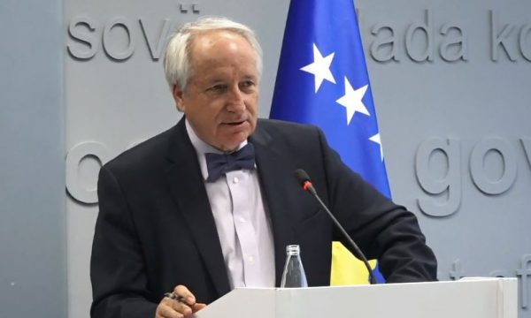 Albin Kurti emëron ministrin e ri të Shëndetësisë, kush është ish-këshilltari shqiptaro-amerikan i Thaçit Rifat Latifi