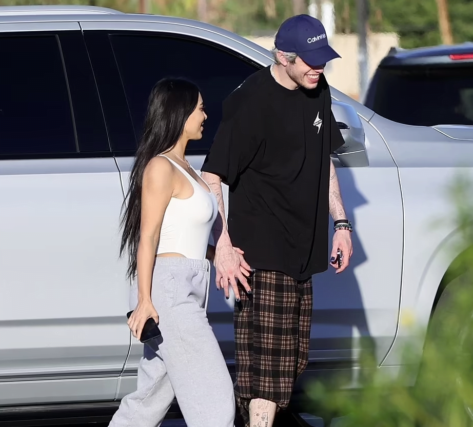 Kim Kardashian dhe Pete Davidson s’e fshehin më dashurinë as në publik 2 Untitled 7
