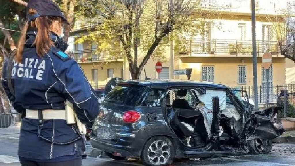 Makina përplas 17-vjeçarin në Tiranë, “zhduket” drejtuesi i mjetit aksident itali