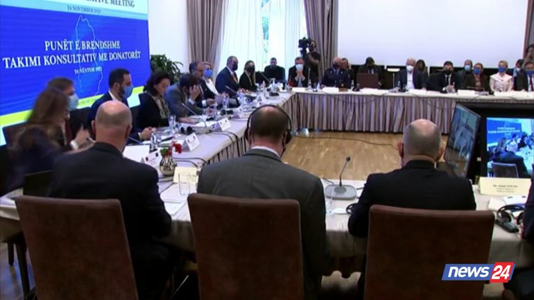 Ndryshoi axhenda e takimit, Kim largohet nga mbledhja me donatorët ambasadorja iken 770x433 1