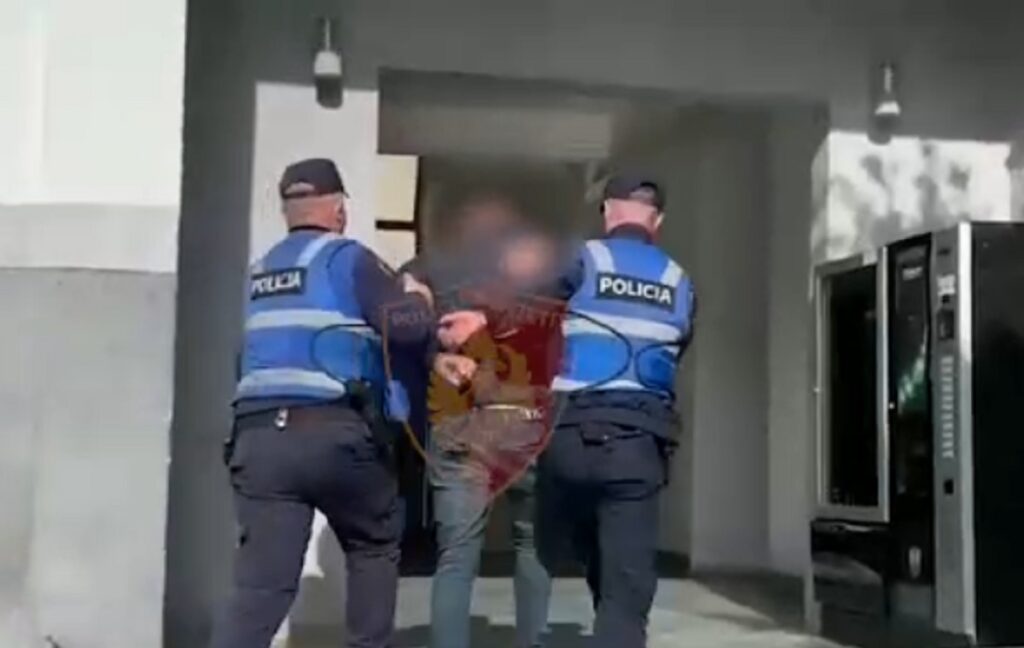 Humbi kontrollon e mjetit dhe ra nga lartësia, policia arreston 20-vjeçarin arrestim 1