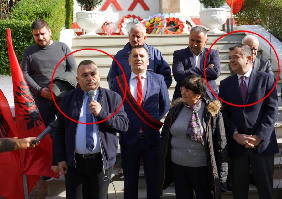 PD merr pjesë në ceremoninë me fotot e Enver Hoxhës dhe lulet e PKSH 2 auto foto31636563337