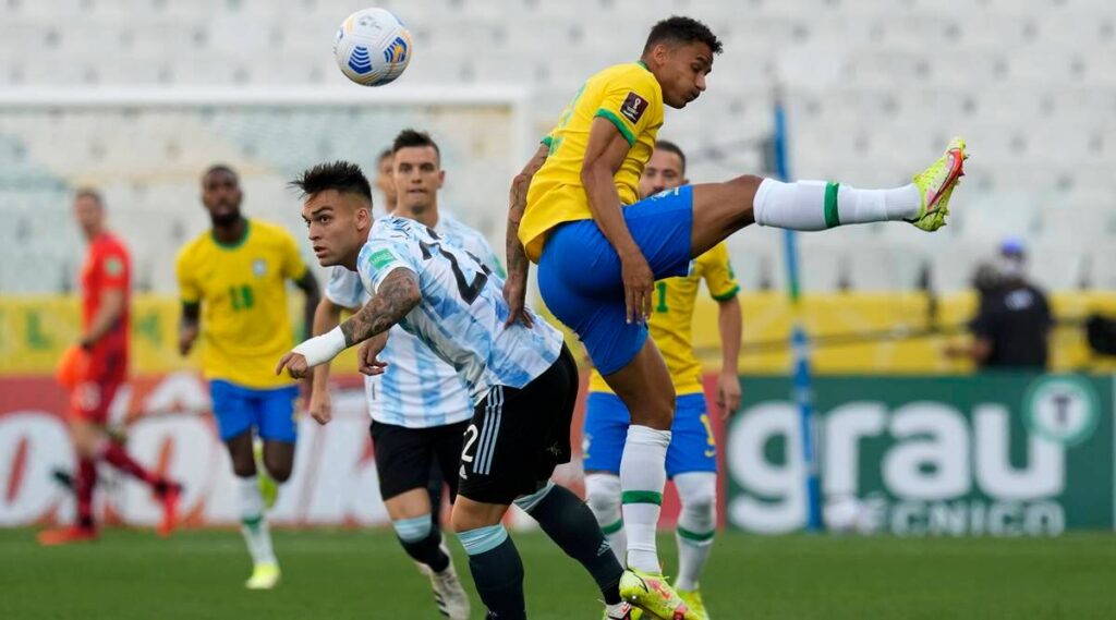 Ndëshkohen arbitrat e sfidës Argjentinë-Brazil brazil argentina 1