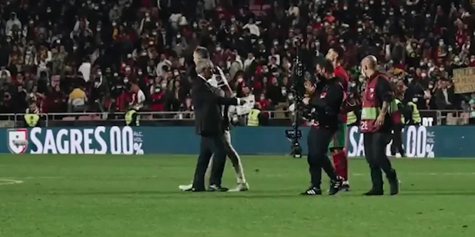 Ronaldo i nevrikosur me trajnerin e tij, pamjet po bëjnë xhiron e botës (VIDEO) cr