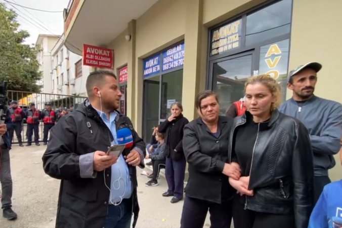 Vrasja e Mateos/ Gjykata lë në burg autorin, nëna e 8-vjeçarit shpërthen në britma: Dua ta varin, ta djegin… jepet masa per nenen e 8 vjecarit 676x450 1