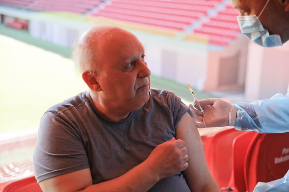 Mori dozën e tretë të vaksinës, Tritan Kalo apel: Mos hezitoni, të përdorim çdo mjet për mbrojtje kalo