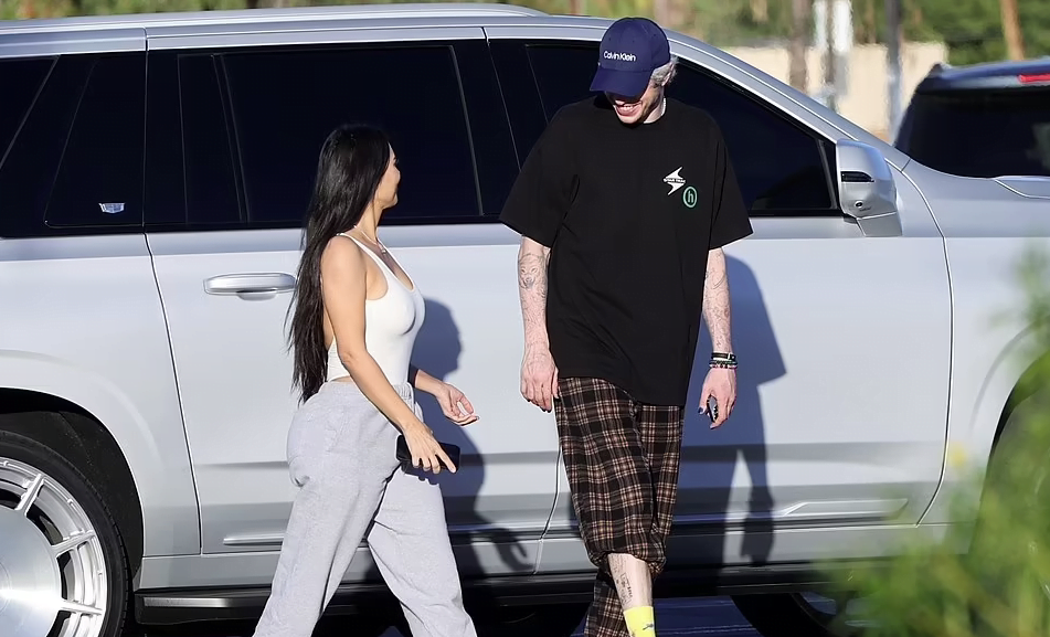 Kim Kardashian dhe Pete Davidson s’e fshehin më dashurinë as në publik kim