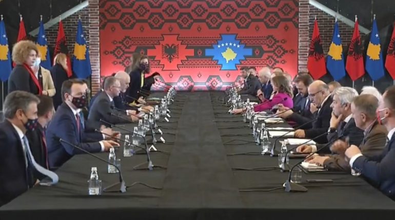 Takim me përfaqësues të bizneseve/ Rama: Marrëveshja e tregtisë mes palëve do të lehtësojë procesin në doganë! kurti9 770x430 1