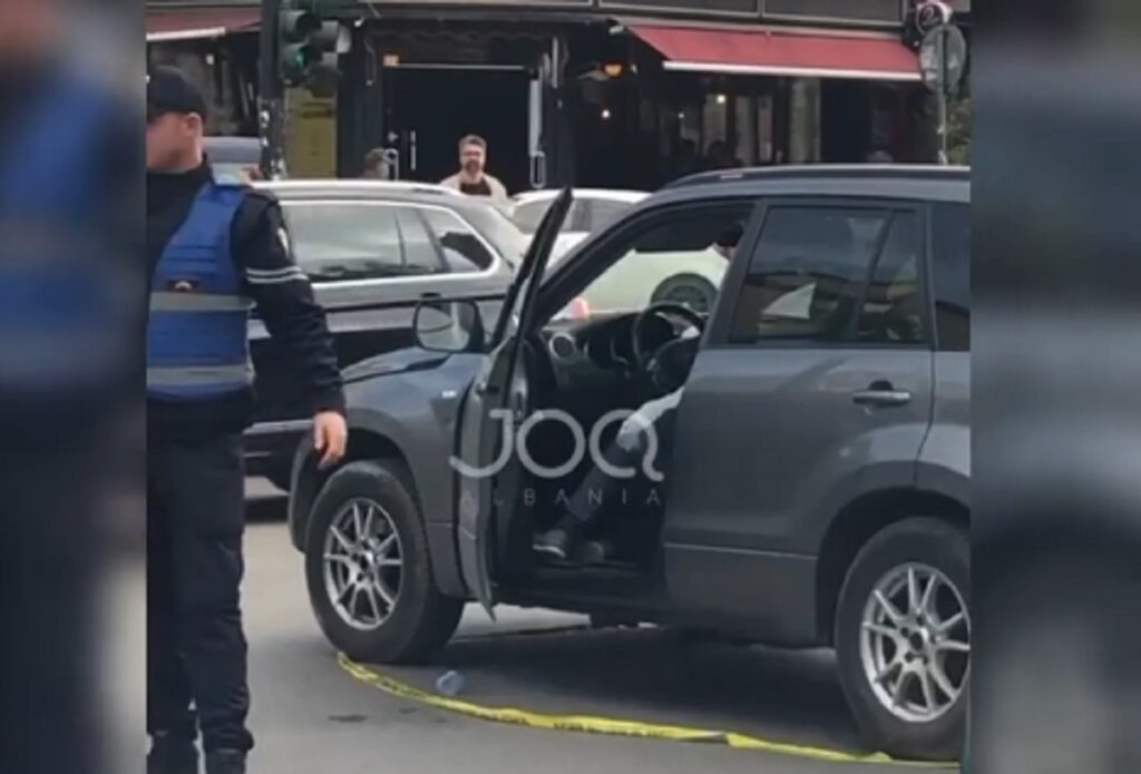 E rëndë në Tiranë, gjendet i pajetë brenda makinës së tij 24-vjeçari makina
