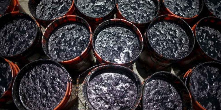 “Tërhiqen” çmimet e naftës – Rriten inventarët në SHBA. Presion për OPEC që të shtojë furnizimet nafte