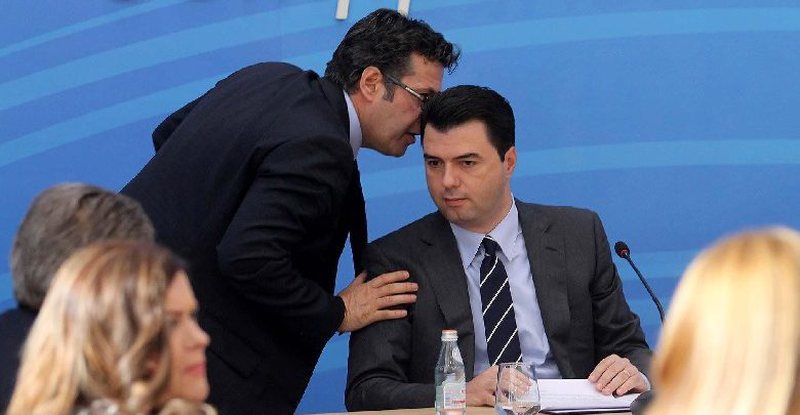 A keni ndërmend të garoni për kryetar të PD? Ja si përgjigjet Edi Paloka paloka 1