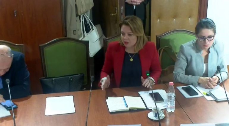 Greqia pengon certifikatat e vaksinimit/ Debat te ‘Shëndetësia’, Manastirliu: Ambasadorja konfirmon, s’ka asnjë ndryshim! Pampuri: Realiteti krejt tjetër pampuri 770x425 1