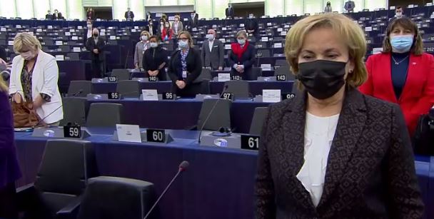 Parlamenti Europian 1 minutë heshtje për 46 shqiptarët që humbën jetën në tragjedinë e djeshme parlamenti 1