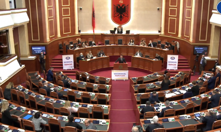 Tragjedia shqiptare në Bullgari, Parlamenti mban 1 minutë heshtje në nderim të viktimave parlamenti ok 749x450 1