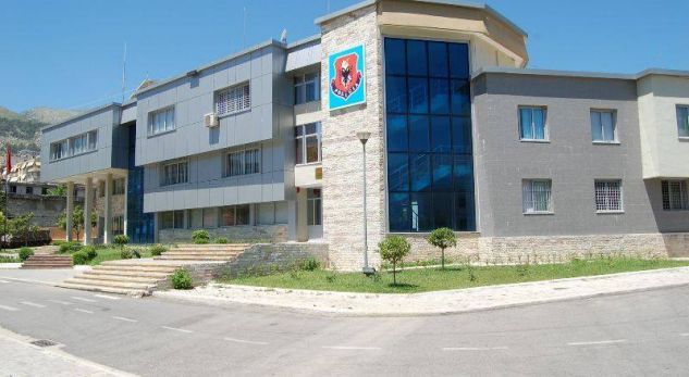 Gjirokastër/ Në kërkim për plagosje dhe mashtrim, në pranga dy persona policia e gjirokastres ok 1526301762 7606897