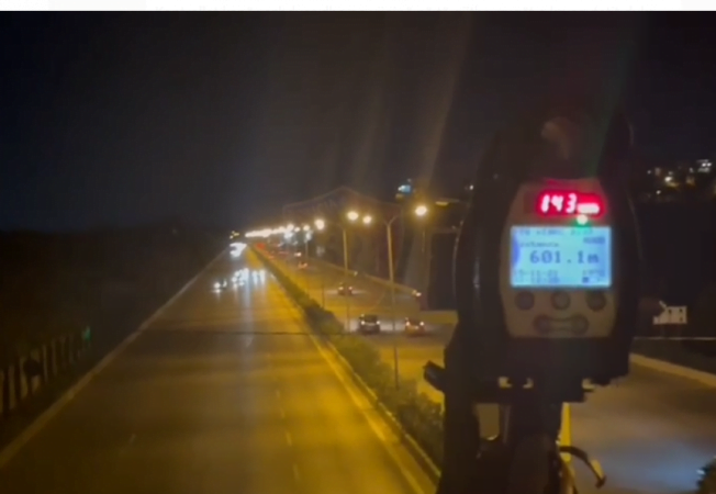 Policia kontrolle intensive në dy akset kryesore të Tiranës, iu pezullohet patenta 13 shoferëve policia ok 652x450 1