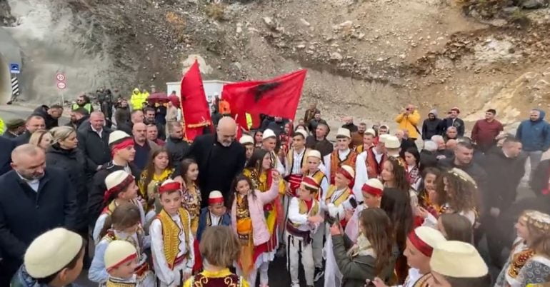 Hapet provizorisht rruga e Arbrit/ Rama pritet me daulle: Kalohet me bypass në Tunelin e Murrizit! Puna ka ecur ngadalë dhe përfundon në pranverë rama 11 770x402 1