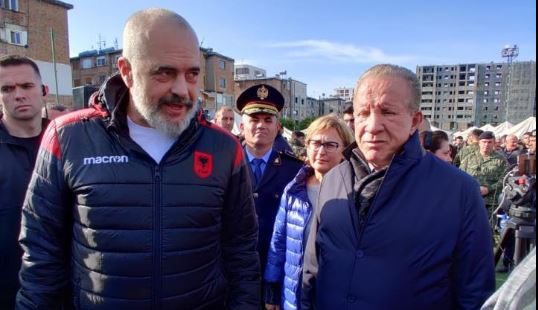 Pacolli vjen në Thumanë dhe “i dorëzon” Ramës shtëpitë e ndërtuara nga fondacioni i tij rama pacolli 538x310 1