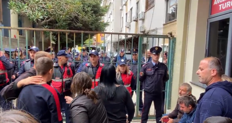Del sot para gjykatës, avokati tërhiqet nga mbrojtja e vrasësit të 8 vjeçarit vrasja e 8 vjecarit pamje nga gjykata4png 770x407 1