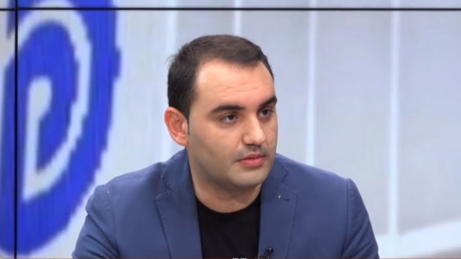 Kur do të ketë protesta? Basha: S’e dija që vëllai i Këlliçit punon këshilltar në ministri 16edc2d77c0d79542bfabd12122a4311 XL