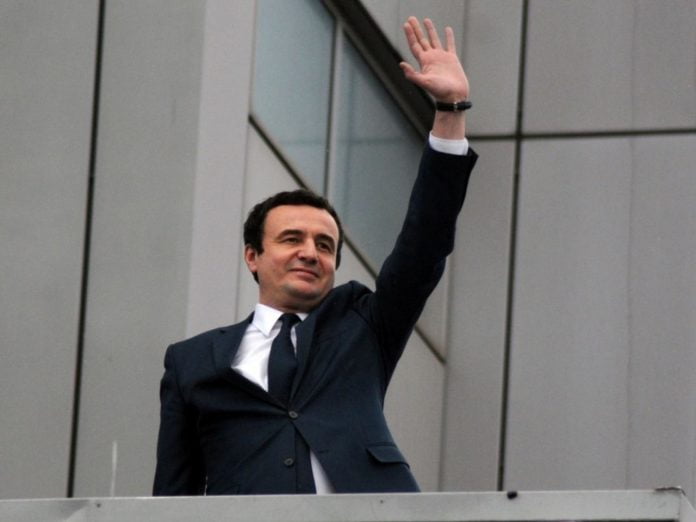 Kurti: Serbia është problemi më i madh i Kosovës 2020 05 28T164620Z albin kurti KOSOVO POLITICS PROTEST 696x522 1