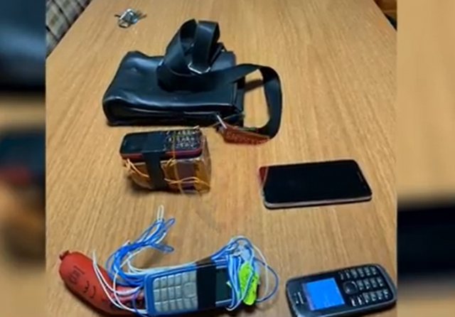 Futi celularin mes ushqimeve për djalin në burg, e pëson babai në Berat 640 0 61c60ec722d7d