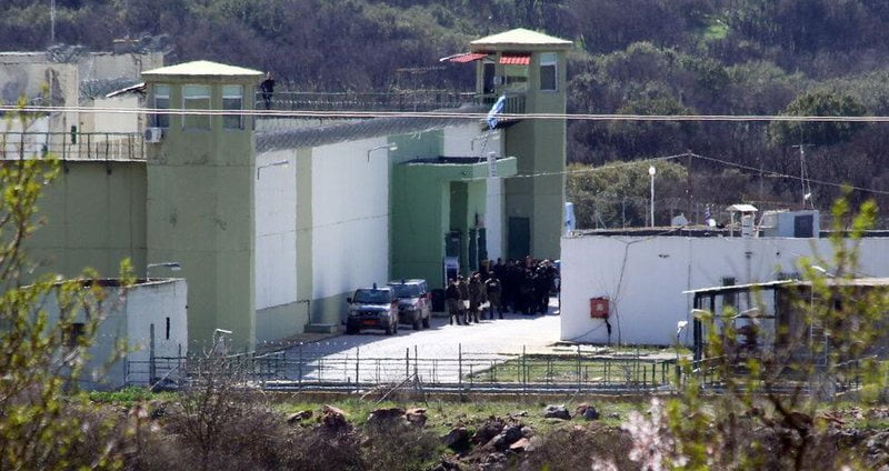 Ngjarje e rëndë/ I burgosuri shqiptar vetëvritet në furgonin e policisë në Greqi 800 0 61acb2928acbf
