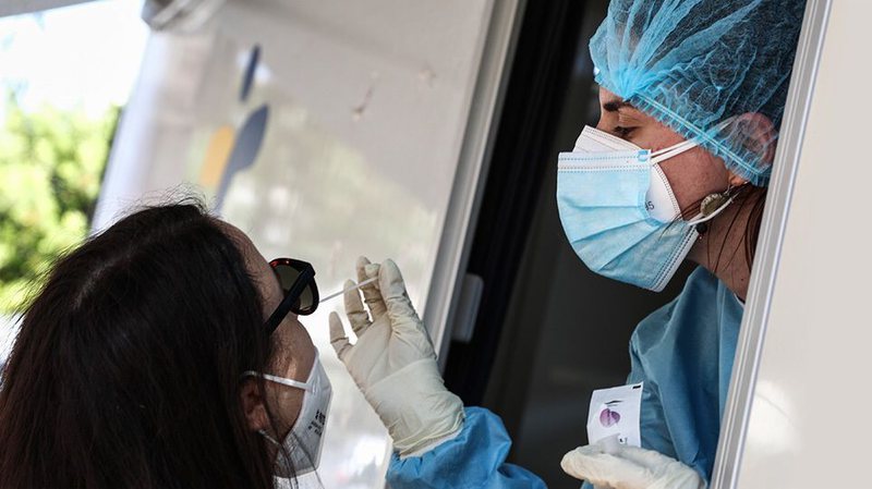 Epidemiologu grek ngre alarmin: Jemi para një ‘stuhie’ infektimesh, mund të kemi edhe… 800 0 61c88e03c1ea2