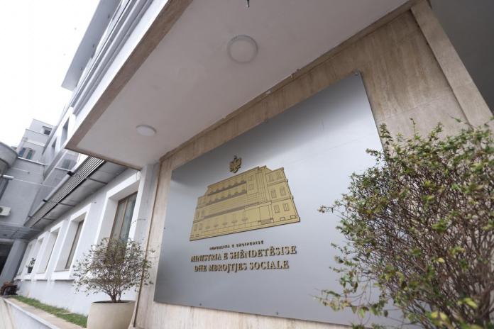 Ministria e Shëndetësisë: Doza e tretë e vaksinës mund të bëhet nga çdo qytetar mbi 18 vjeç 8501a995 793e 4a5a a9fa eb702c835741