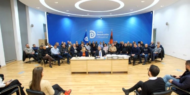 PD publikon fotot, këto janë firmat e mbledhura për thirrjen e Kuvendit nga Basha 1 Bardhe 750x375 1