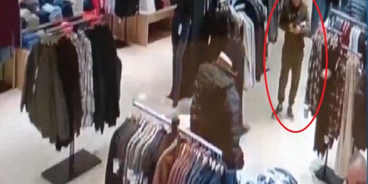 VIDEO / Çfarë po bënte Kristian Kelmendi pak para ekzekutimit të Pashko Ujkës Capture 5 750x375 1