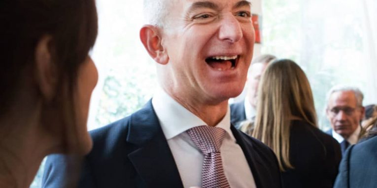 Zakonet mëngjesore të Jeff Bezos-it rrisin produktivitetin në punë dhe cilësinë e jetës! Jeff Bezos
