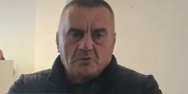 Anëtari i PD në Kamëz gris kartën e anëtarësisë: Është me emrin e Lulzim Bashës, nuk e njoh MILITANT