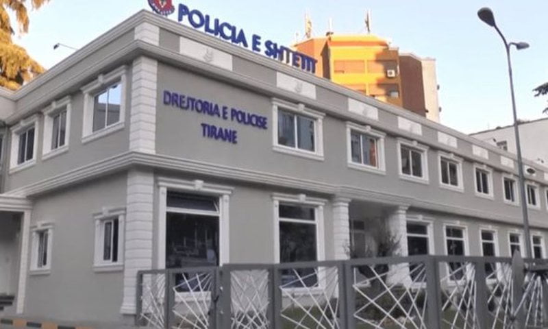Dy oficerë policie përfshihen në skandale prostitucioni, SHÇBA merr vendimin e menjëhershëm për inspektoren dhe nën komisarin SHCBA