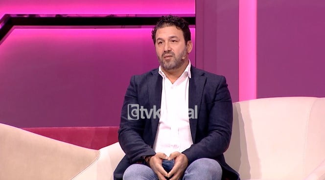 “Ika 14 vjeç në Itali pa iu thënë gjë prindërve”, Elvisi vjen për t’i plotësuar ëndrrën të atit Screenshot 3 2